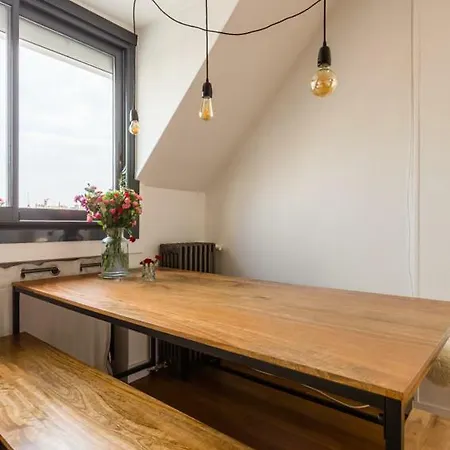 דירה Veeve Beneath The Pendant Lights פריז